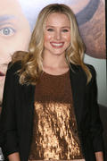 th_93826_kristen_bell_get_him_to_the_greek_23_122_163lo.jpg