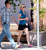 th_19196_Lindsay_Lohan_in_shorts_in_Hollywood-05_122_167lo.jpg