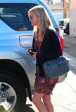 th_94474_Preppie_-_Reese_Witherspoon_at_the_Neil_George_Salon_in_Beverly_Hills_-_Jan._12_2010_1294_122_225lo.JPG