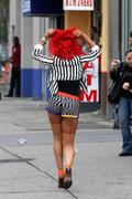 th_15802_Rihanna_shoots_Whats_My_Name_in_NYC_116_122_365lo.jpg