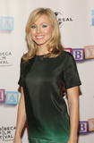 th_98194_kristen_bell_baby_mama_premiere_ny-apr232008__22_122_382lo.jpg