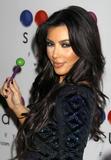 Kim Kardashian (Ким Кардашьян) - Страница 10 Th_19352_celebrity-paradise.com_Kim_Kardashian_lollipop_063_123_386lo