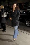 th_26042_Celebutopia-Evangeline_Lilly_visits_the_Late_Show_with_David_Letterman-02_122_401lo.jpg