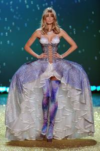 Jessica Stegner sexy Victoria's Secret Fashion Show