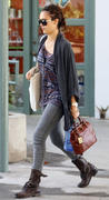 th_38537_celebrity_paradise.com_Jessica_Alba_out_and_about_in_Brentwood_12.04.2010_19_123_527lo.jpg