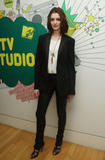 Anne Hathaway @ MTV TRL