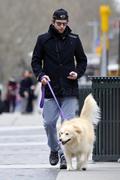 http://img231.imagevenue.com/loc405/th_31680_BradleyCooperspottedwalkinghisdogwhileusinghescellphoneinNewYork28.03.101_123_405lo.jpg