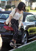 http://img231.imagevenue.com/loc424/th_316333201_vanessa_hudgens_07_122_424lo.jpg