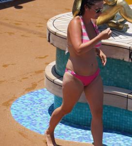 curvy MILF in a pink bikini-u1rw8cclmv.jpg
