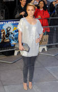 http://img231.imagevenue.com/loc573/th_84624_Hayden_Panettiere_at_UK_premiere_of_Alpha_and_Omega4_122_573lo.jpg