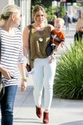 http://img231.imagevenue.com/loc598/th_795054709_Hilary_Duff_out_in_Beverly_Hills2_122_598lo.jpg